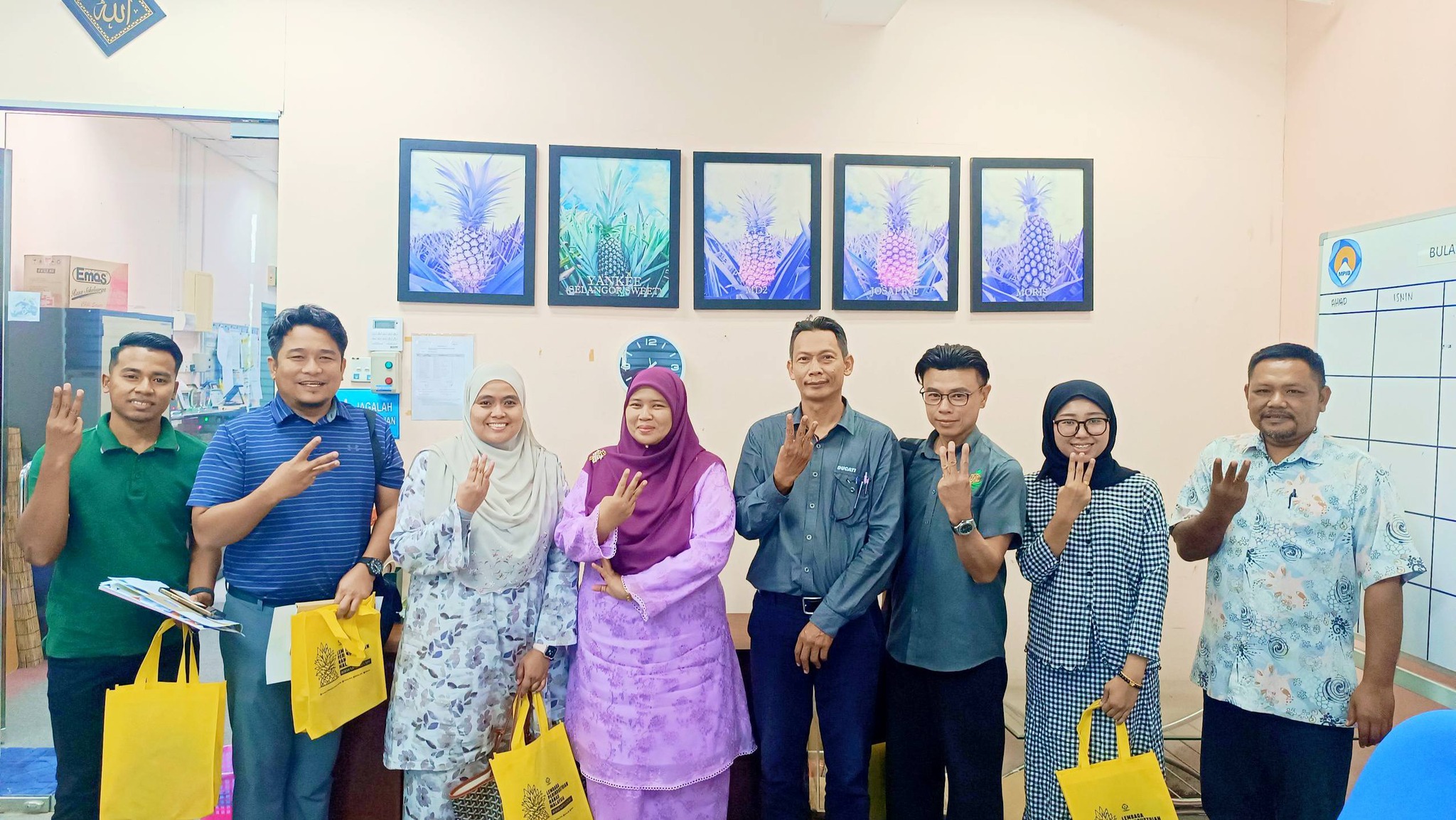 PERBINCANGAN PROJEK NANAS SARAWAK GOLD (SG1) NEGERI PAHANG