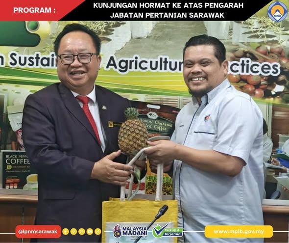KUNJUNGAN HORMAT KE JABATAN PERTANIAN SARAWAK