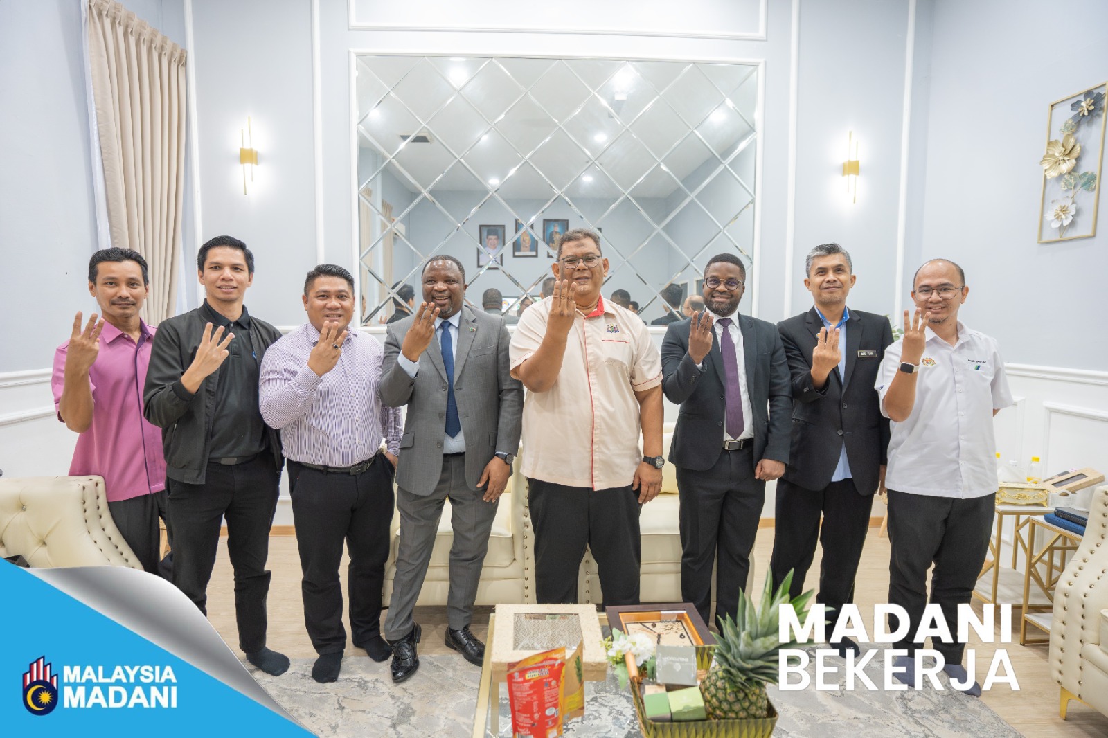 KUNJUNGAN HORMAT PESURUHJAYA TINGGI REPUBLIK ZAMBIA KE LPNM NEGERI SELANGOR